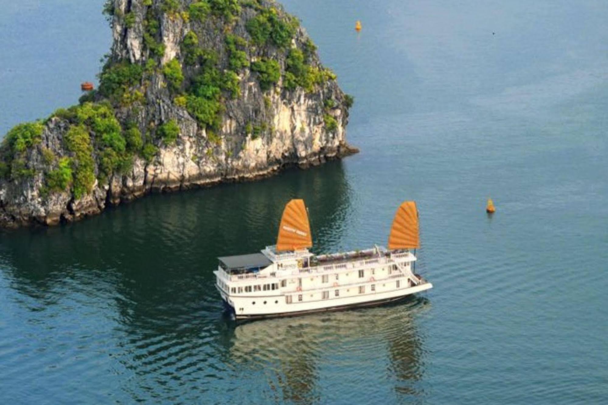 Majestic Halong Cruise Hotel Ha Long Esterno foto